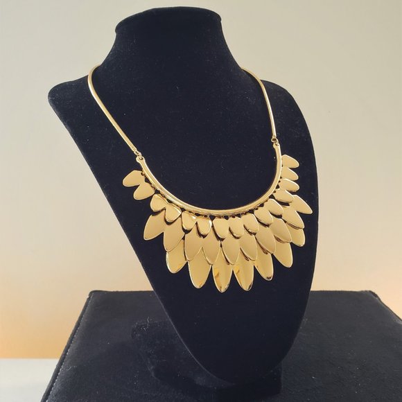 Kate Spade Fancy Flock Gold Feather Statement Necklace! - Picture 5 of 16